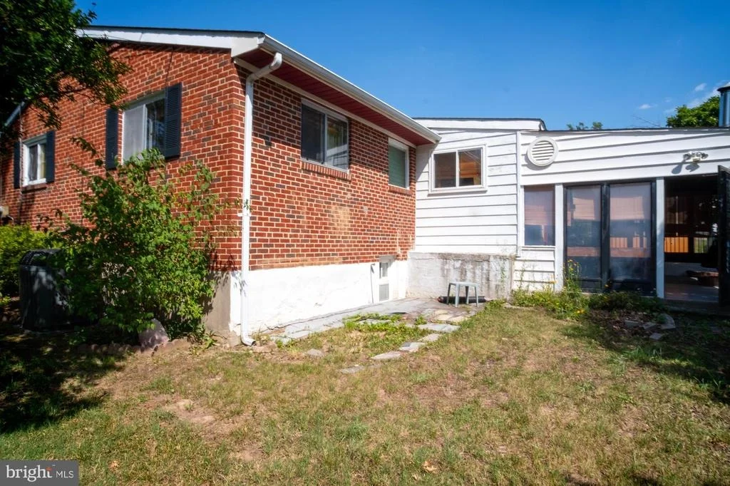 Photo of 1600 CLARIDGE AVENUE