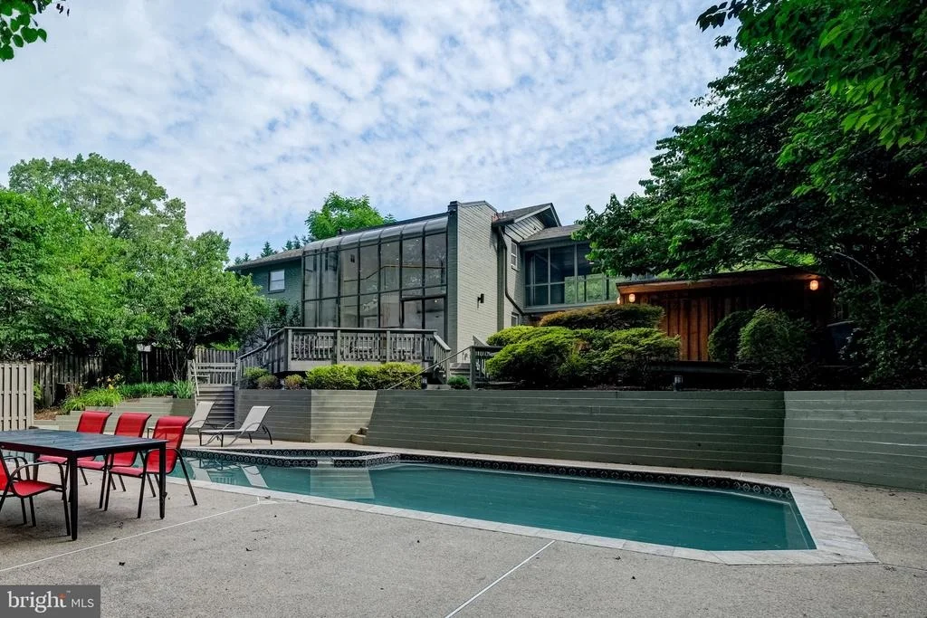 Photo of 7016 RIVER ROAD