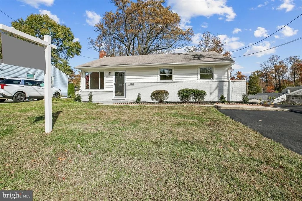 Photo of 11603 VEIRS MILL ROAD