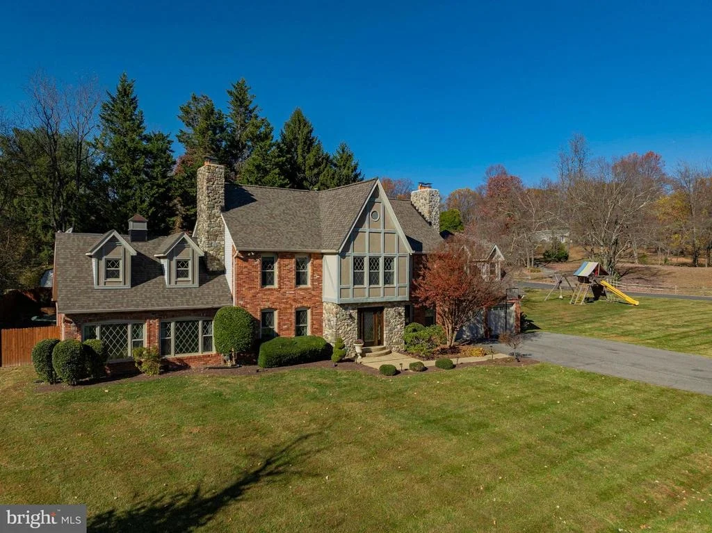 Photo of 15304 WATERGATE ROAD