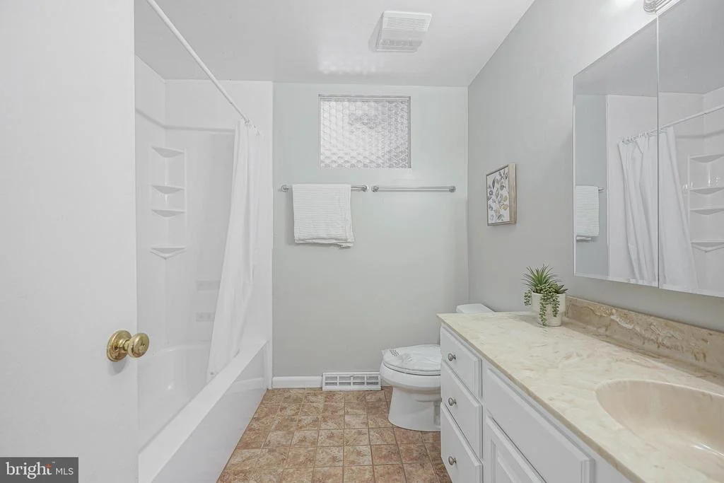 Photo of 1016 EAGLE LANE