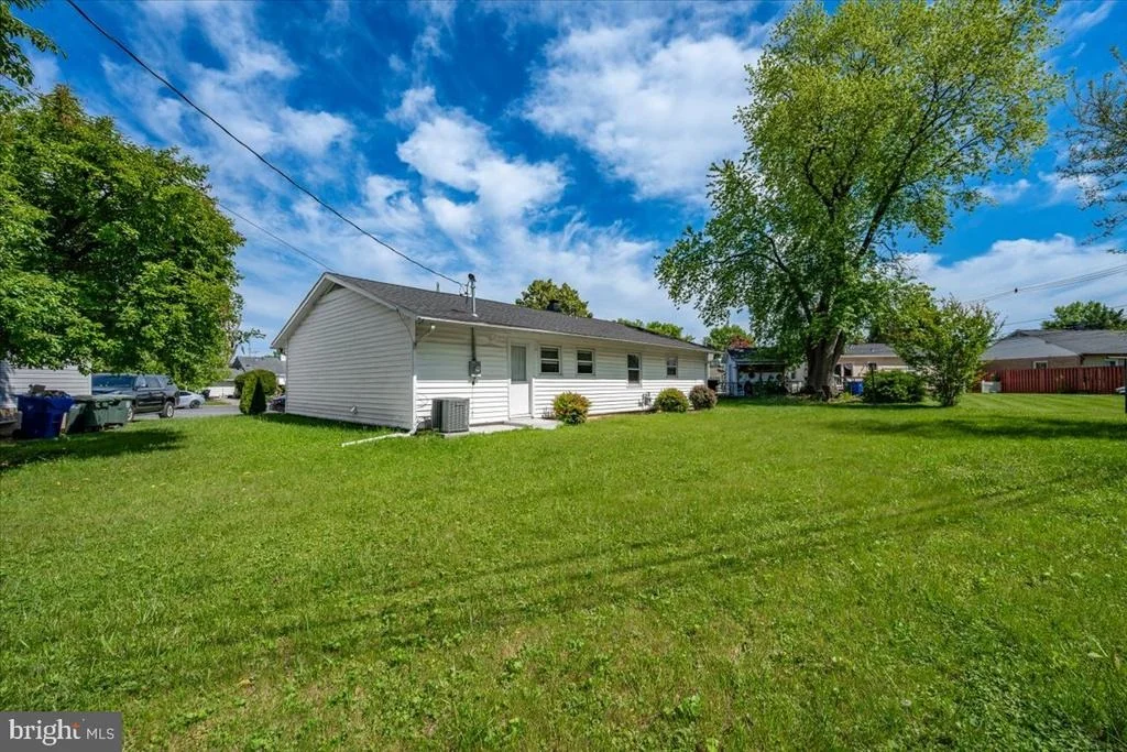Photo of 302 MANOR COURT