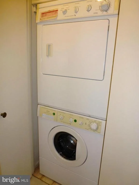 Photo of Unit 3923 at 15115 INTERLACHEN DRIVE