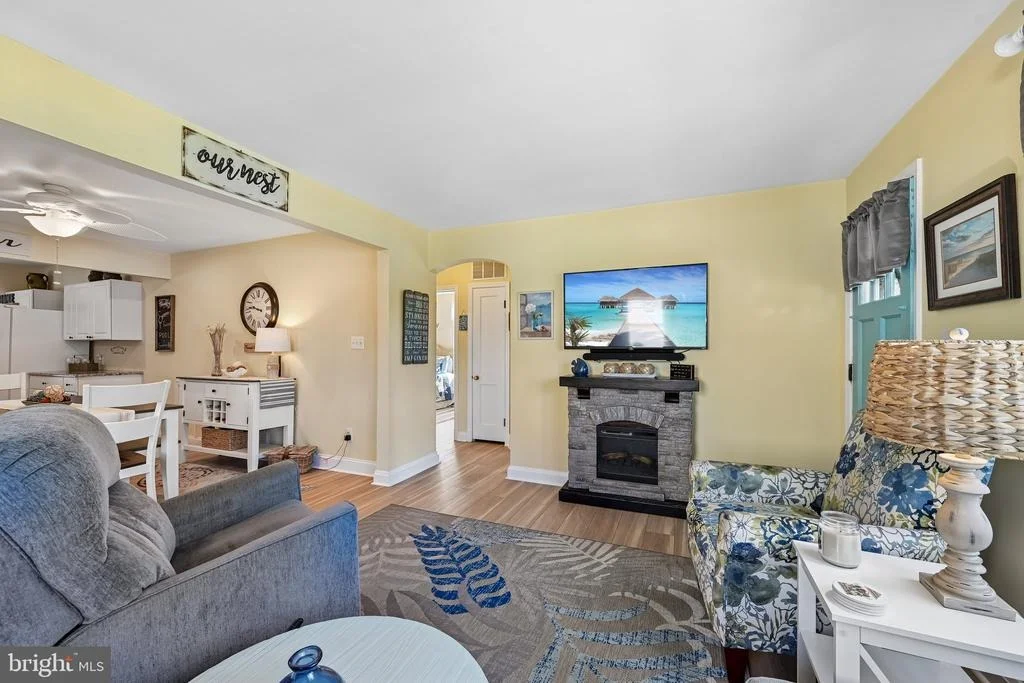 Photo of 1248 JUNE ROAD