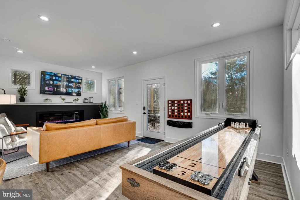 Photo of 1355 GREENVIEW DRIVE