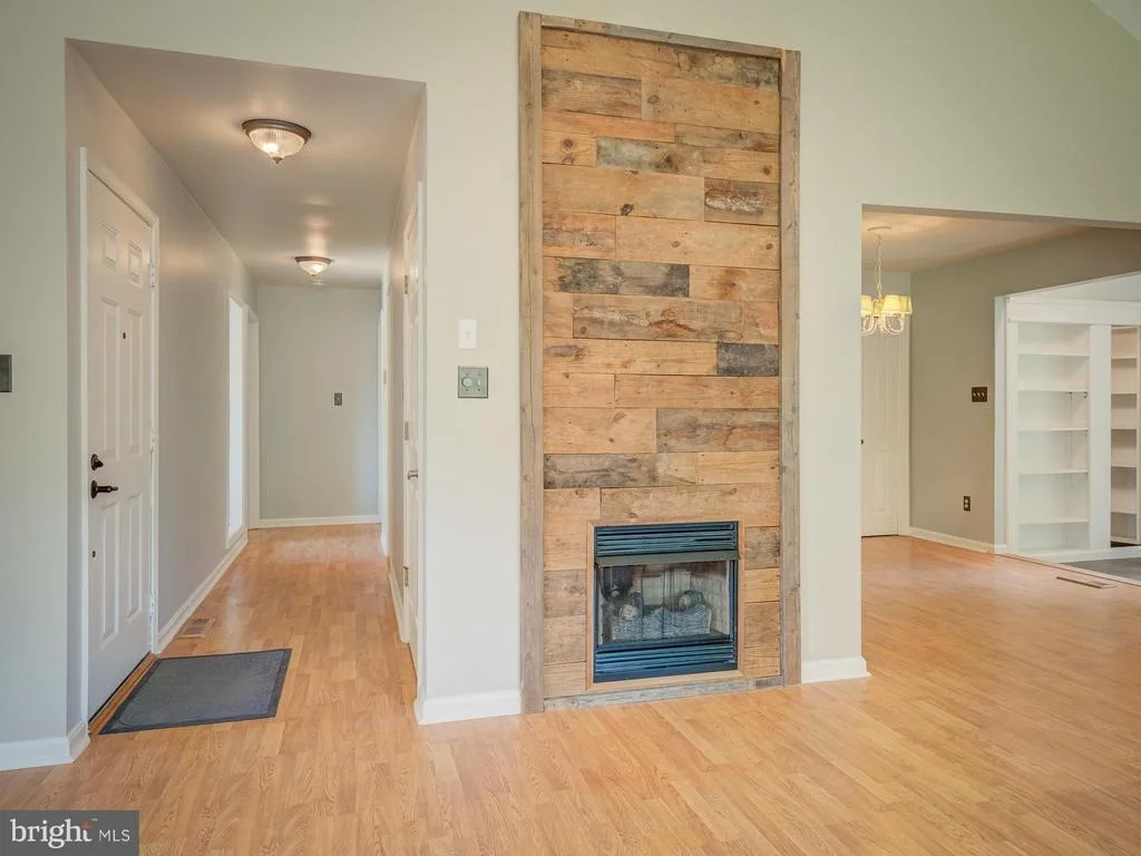 Photo of 370 WILETT DRIVE