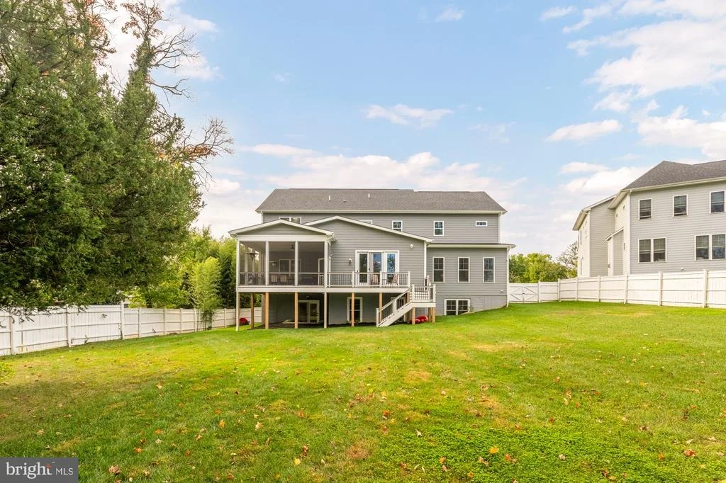 Photo of 10602 OAK PLACE