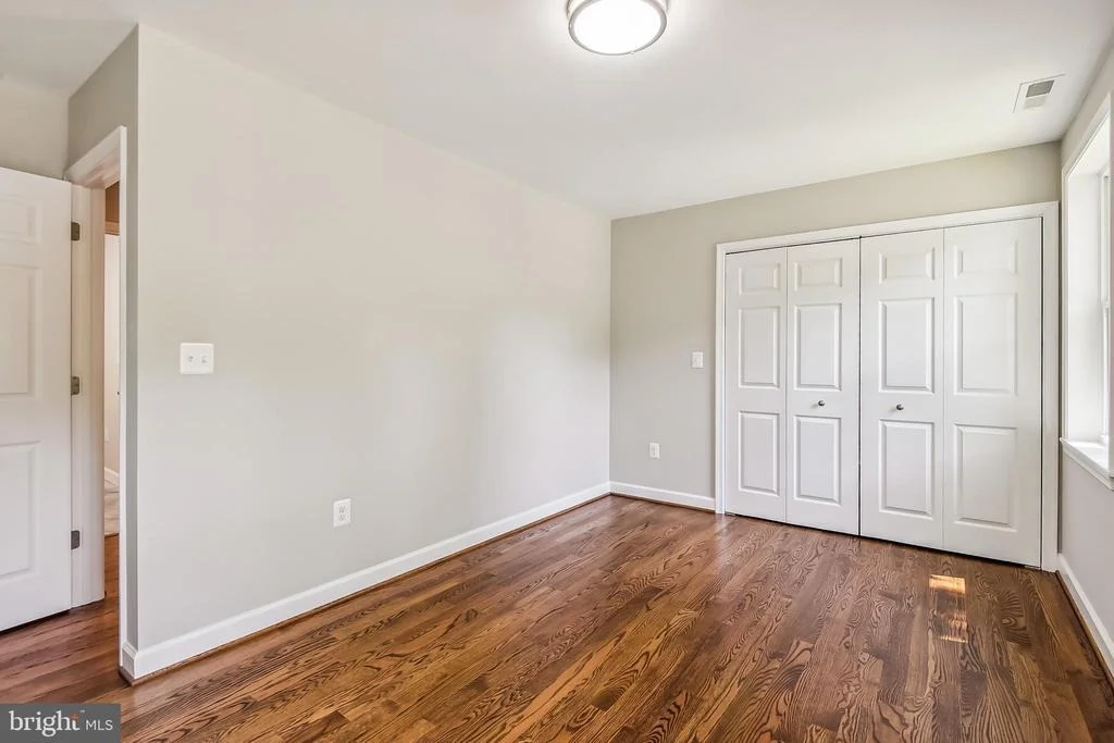 Photo of 3033 WAYNE ROAD