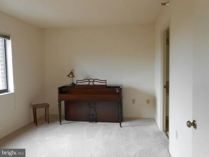 Photo of Unit 807 at 15107 INTERLACHEN DRIVE