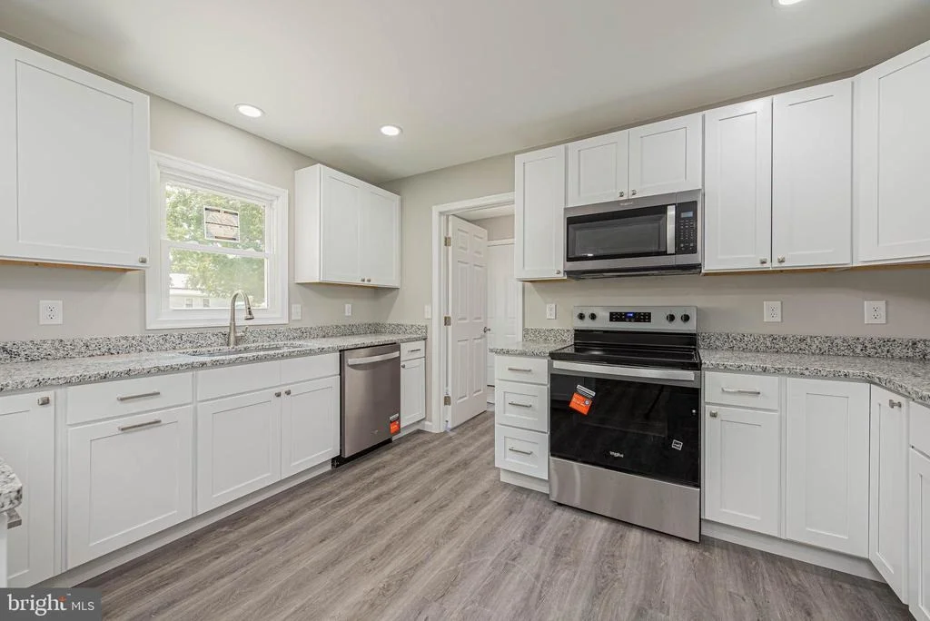 Photo of 30 LEXINGTON DRIVE