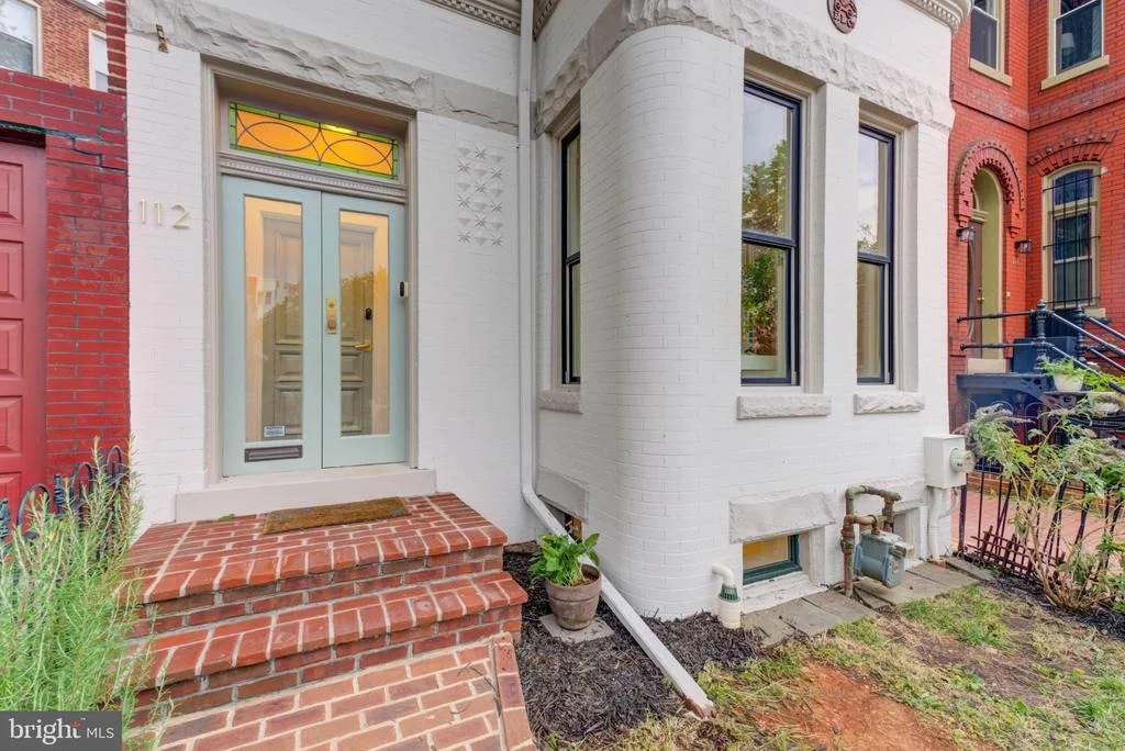 Photo of 112 12TH STREET SE