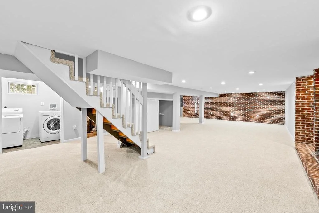 Photo of 232 TUCKERMAN STREET NW