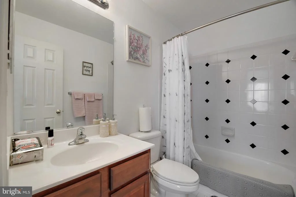 Photo of 4401 HUNTCHASE DRIVE