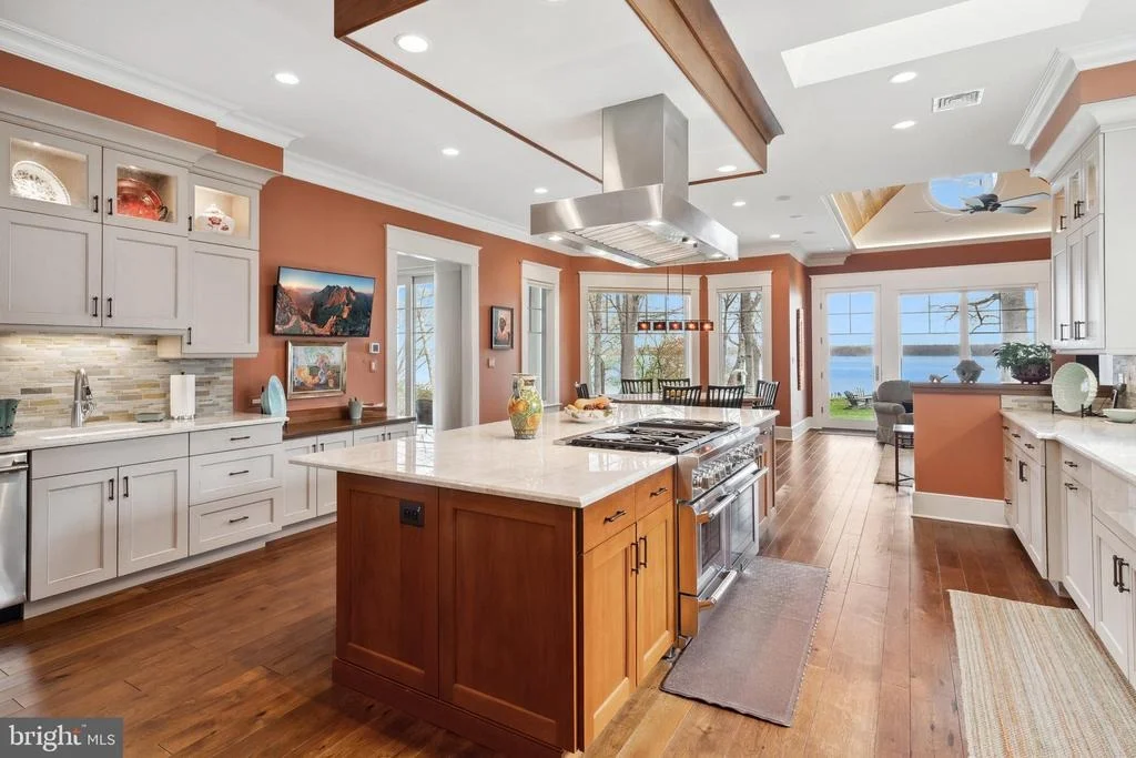 Photo of 11715 RIVER DRIVE