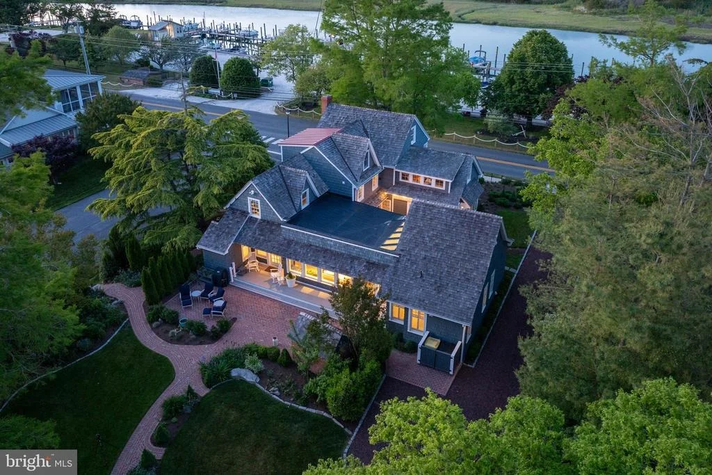 Photo of 410 PILOTTOWN ROAD