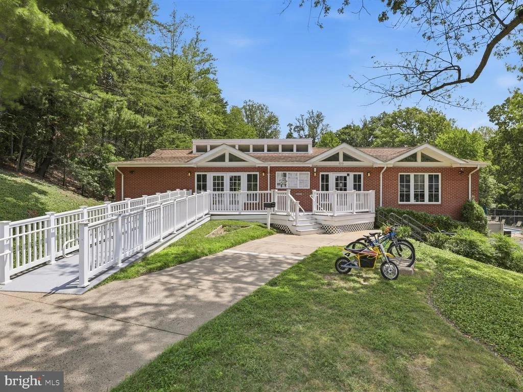 Photo of 8061 ATHENA STREET