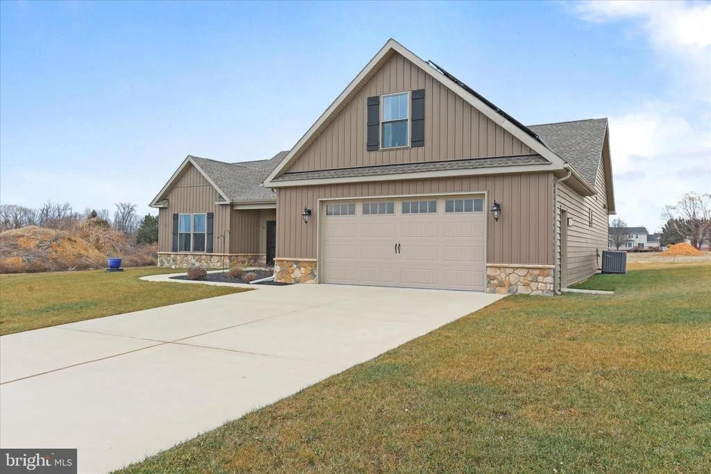 Photo of 41 SMITH CIRCLE