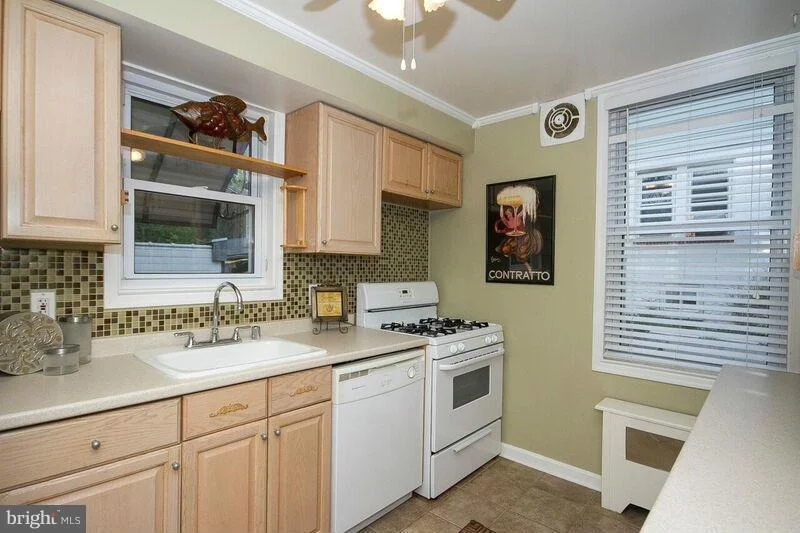 Photo of 806 WARWICK ROAD