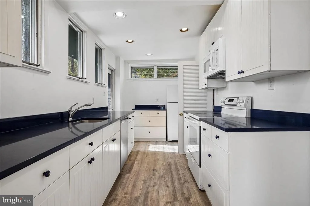 Photo of 322 CLOPSTON HILL