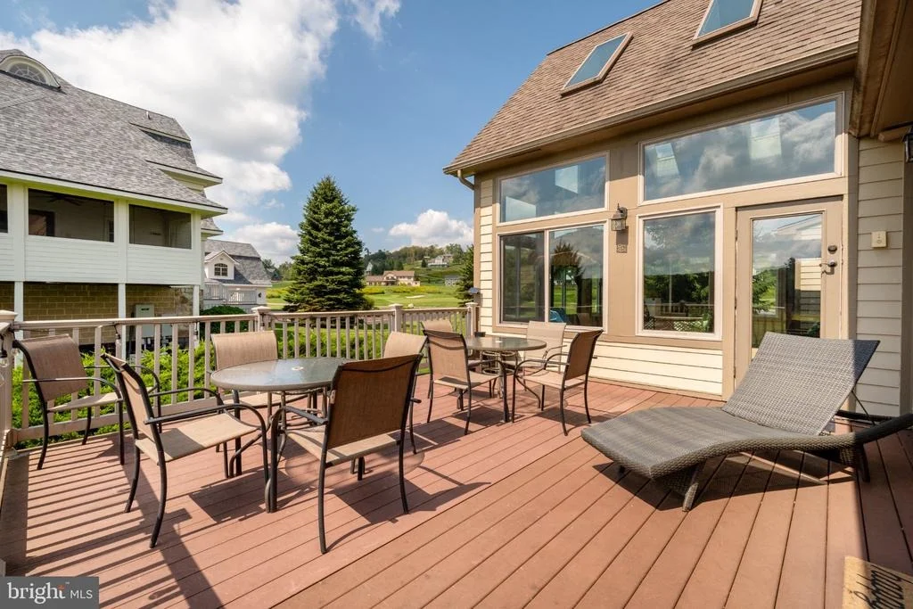 Photo of 342 LAKEFRONT LINKS DRIVE