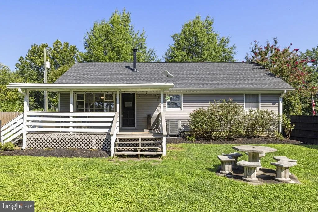 Photo of 21088 UNISON ROAD