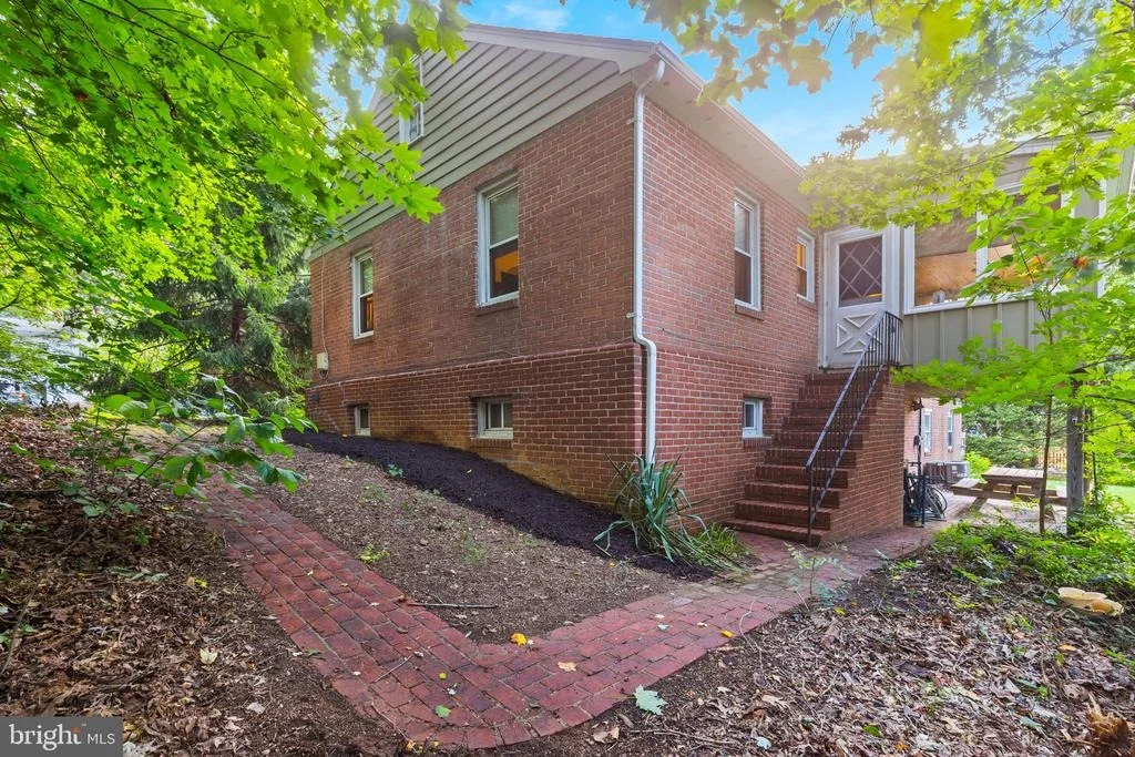 Photo of 5718 LEAF LANE