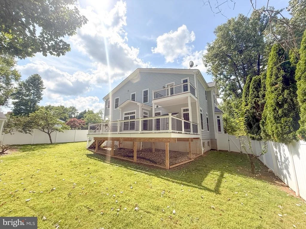 Photo of 6403 EARLHAM DRIVE