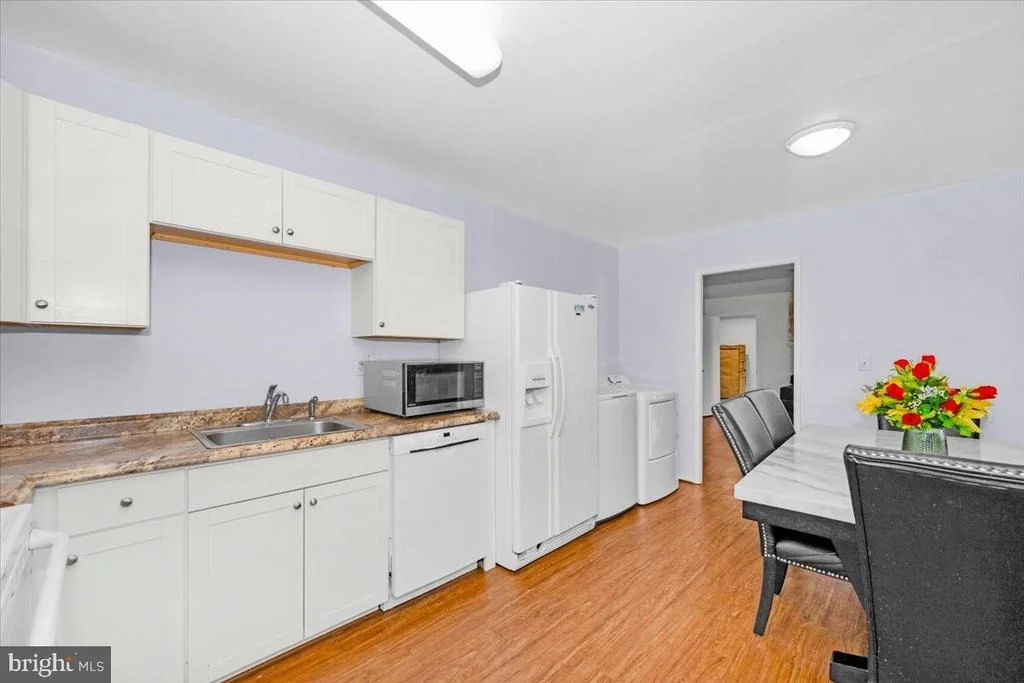 Photo of 302 MANOR COURT
