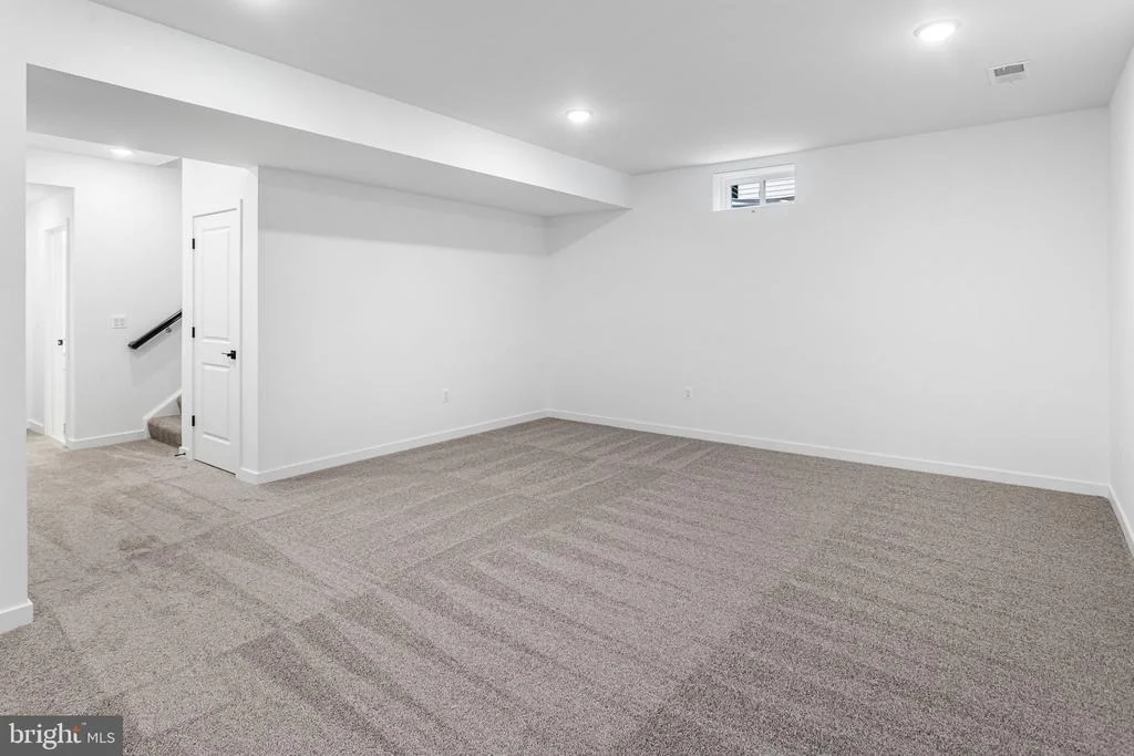 Photo of 2083 SPRINGVALE DRIVE