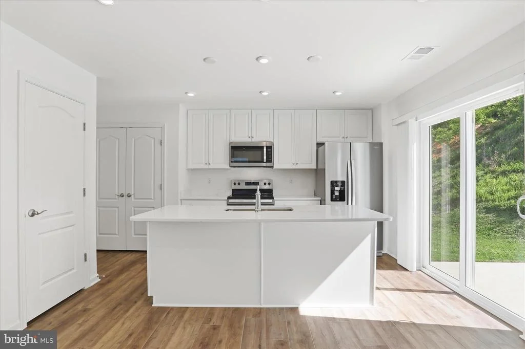 Photo of 462 LUDGATE MANOR
