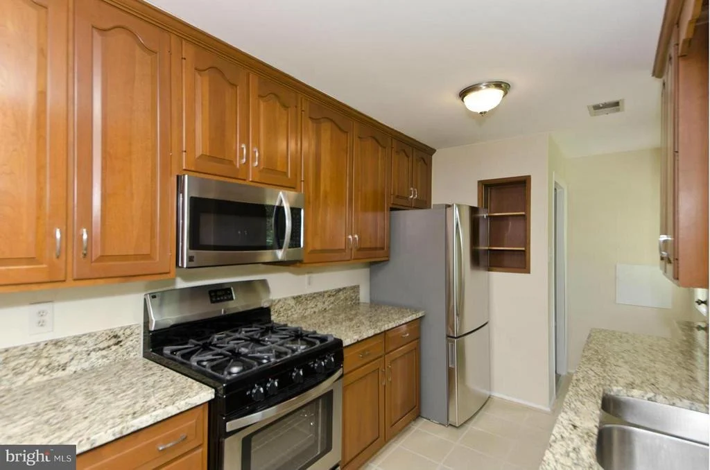 Photo of 6631 IVY HILL DRIVE