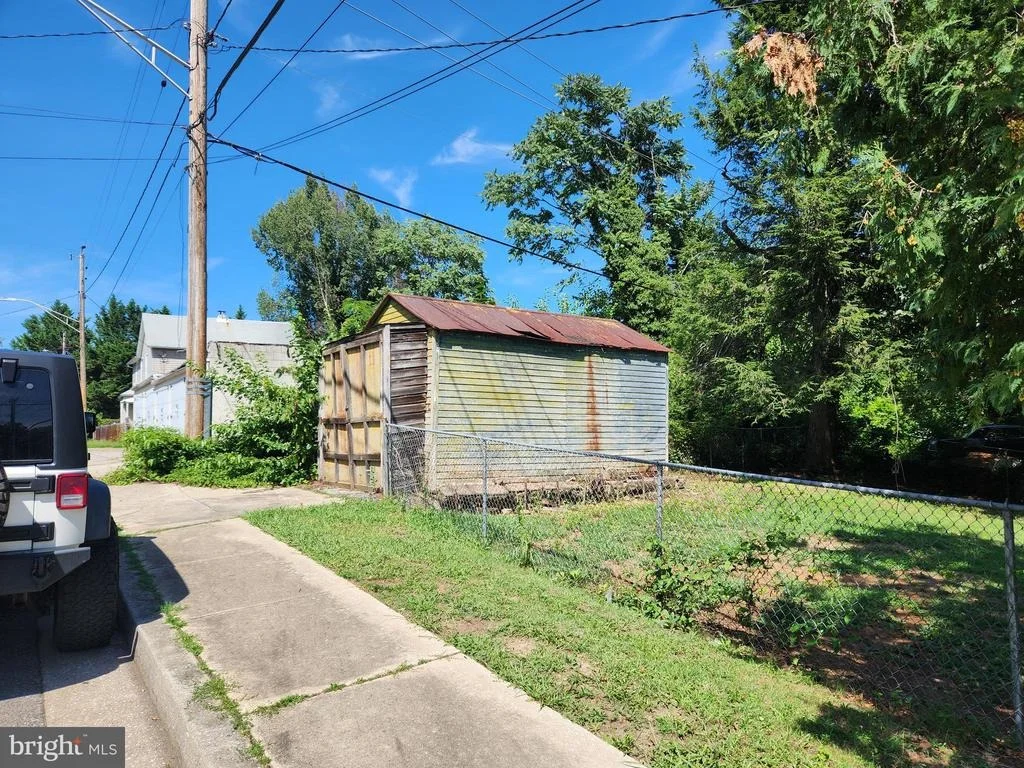 Photo of 4400 WHITE AVENUE