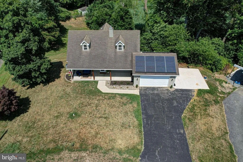 Photo of 119 N MEADOW DRIVE