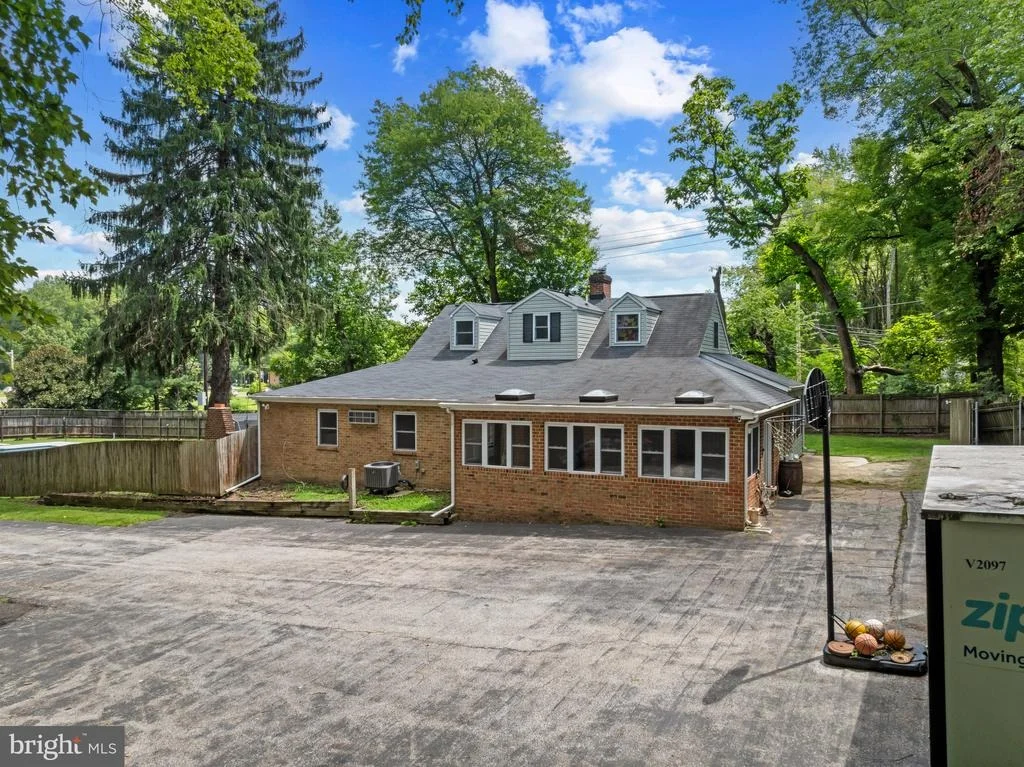 Photo of 7301 WOODYARD ROAD