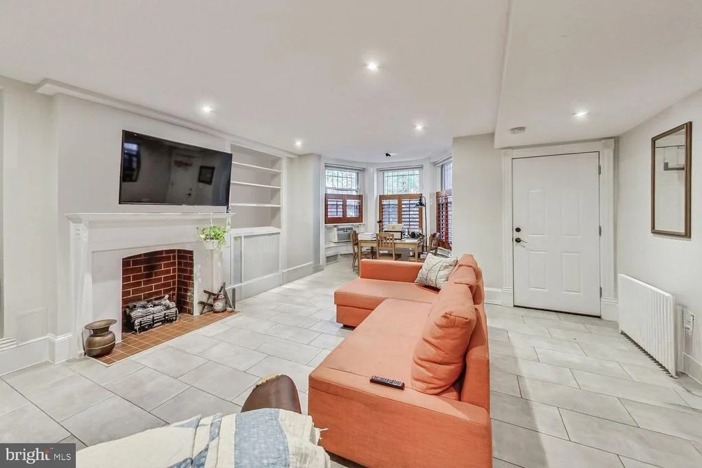 Photo of 210 8TH STREET SE