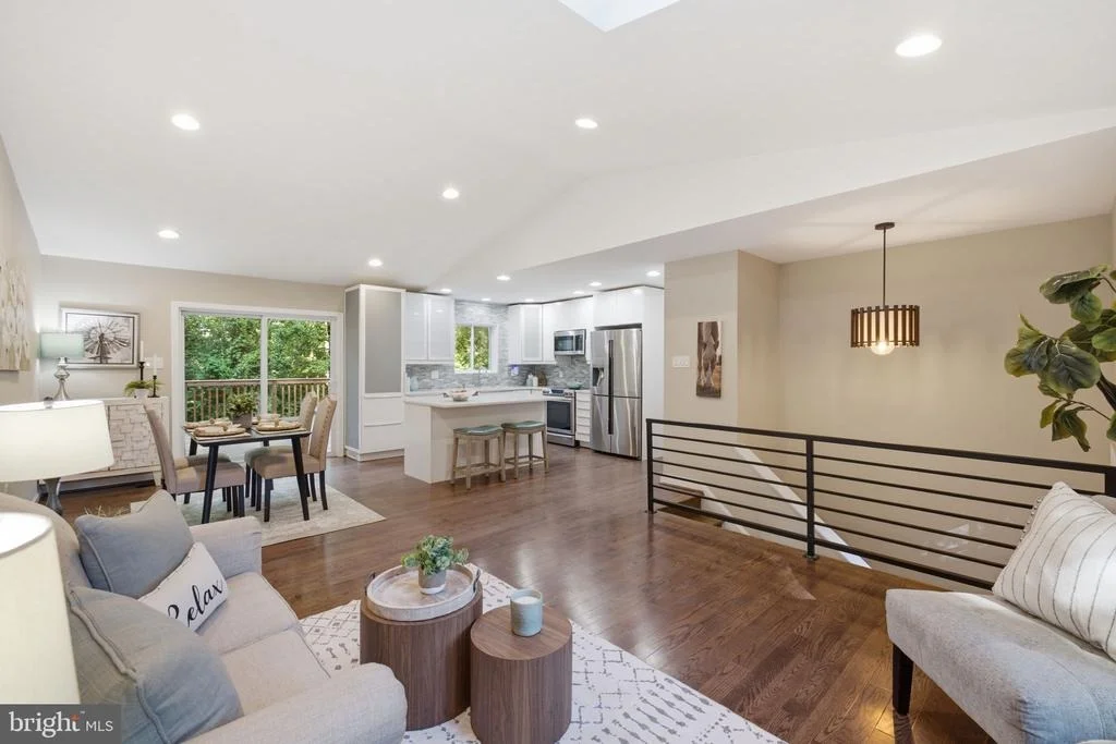 Photo of 7371 CROWN LANE
