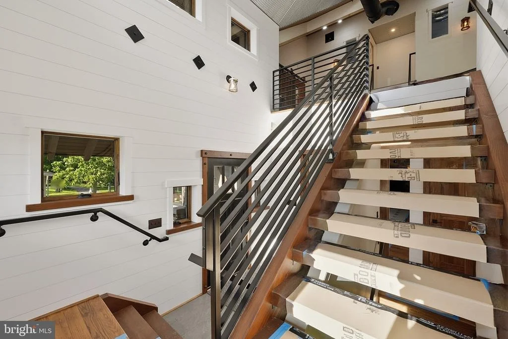 Photo of 415 NAZELROD ROAD