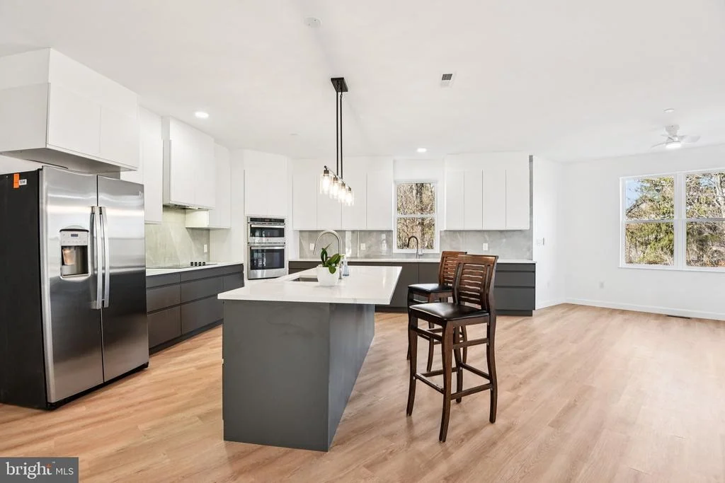 Photo of 8325 GROVE ANGLE ROAD