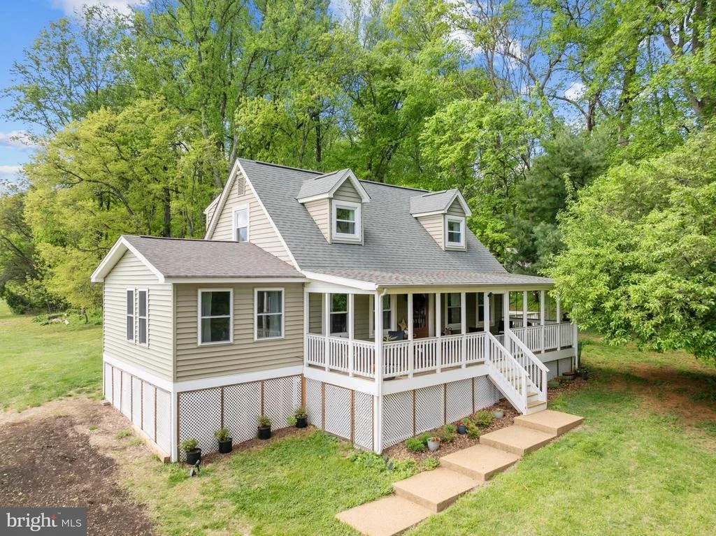 Photo of 10444 WILLOWSPRING LANE