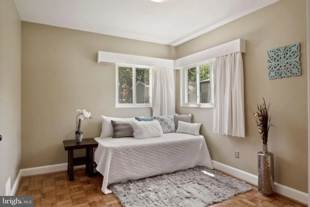 Photo of 10611 BUCKNELL DRIVE