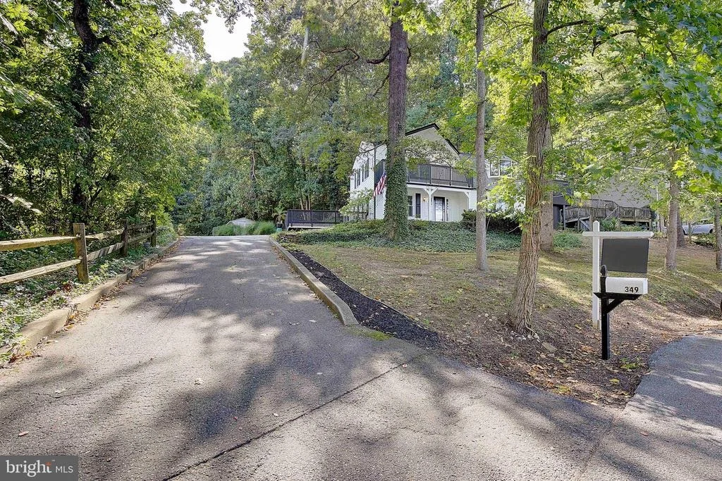 Photo of 349 ARBUTUS DRIVE