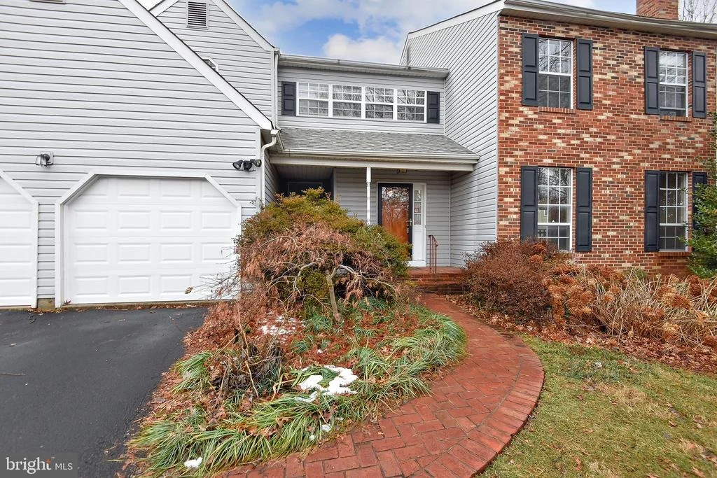 Photo of 1316 ROCK CHAPEL ROAD