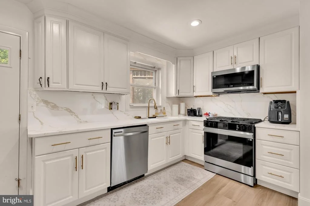 Photo of 12812 BUSHEY DRIVE