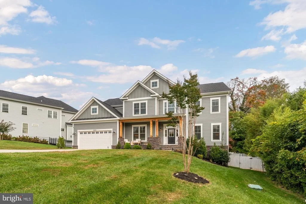 Photo of 10602 OAK PLACE