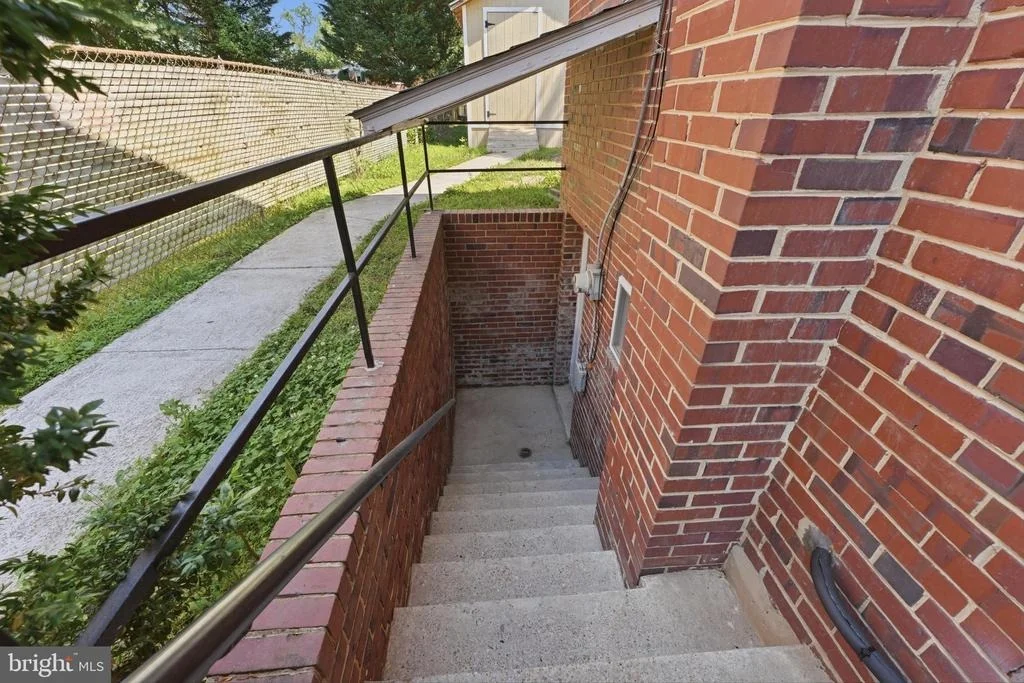 Photo of 1105 CHISWELL LANE