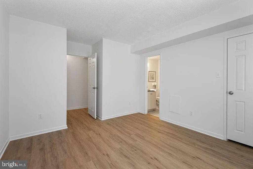 Photo of Unit 602B at 11600 STONEVIEW SQUARE