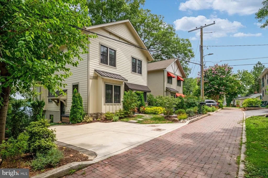 Photo of 20 SHORE WALK ROAD