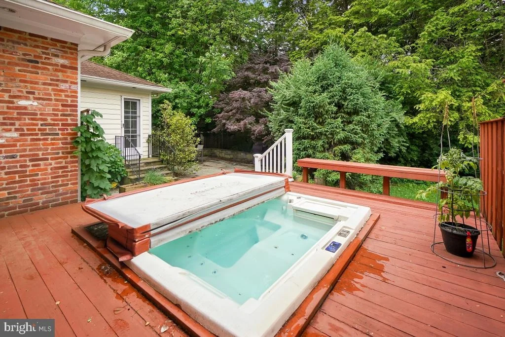 Photo of 7214 POMANDER LANE