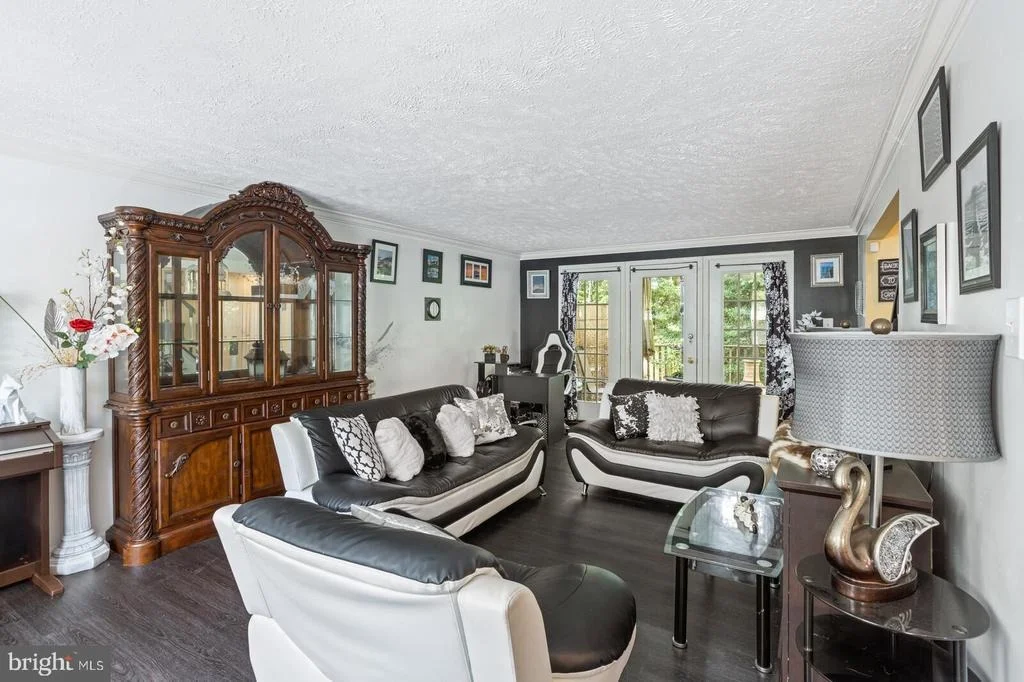 Photo of 15084 HOLLEYSIDE DRIVE