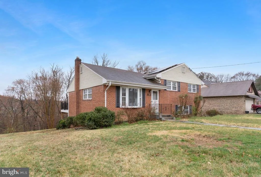 Photo of 1029 BROADVIEW ROAD